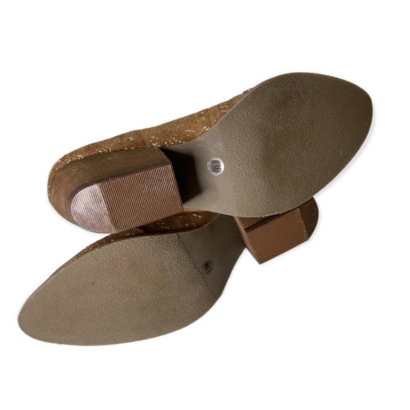 Anthropologie AMUSE SOCIETY x MATISSE Tan Faux Suede Stitched Cruz Ankle Boots - Picture 12 of 13